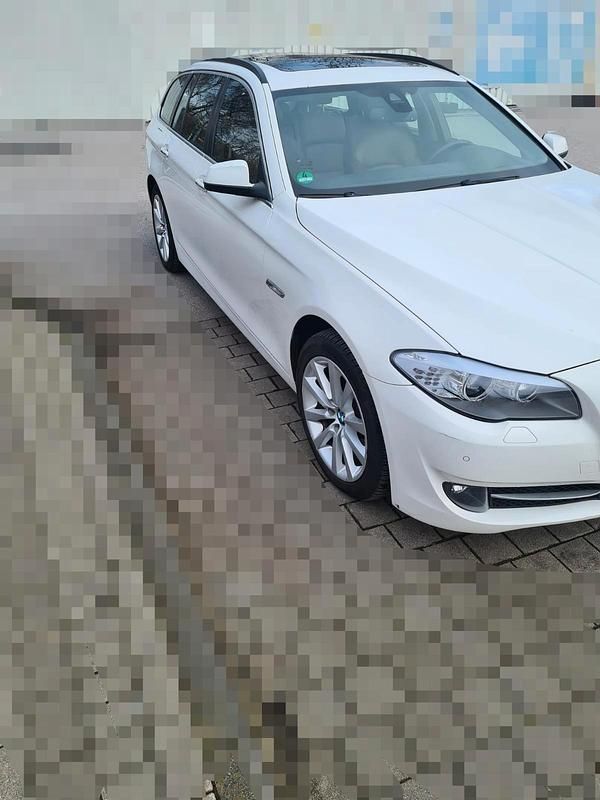 Gebraucht BMW 530 Comfort Edition 258 PS (189 kW) 2013 Weiß Kombi