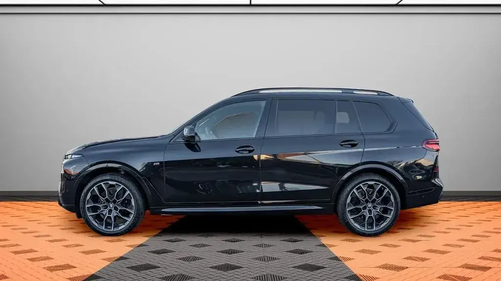 Gebraucht BMW X7 Performance 352 PS (258 kW) 2024 Schwarz SUV