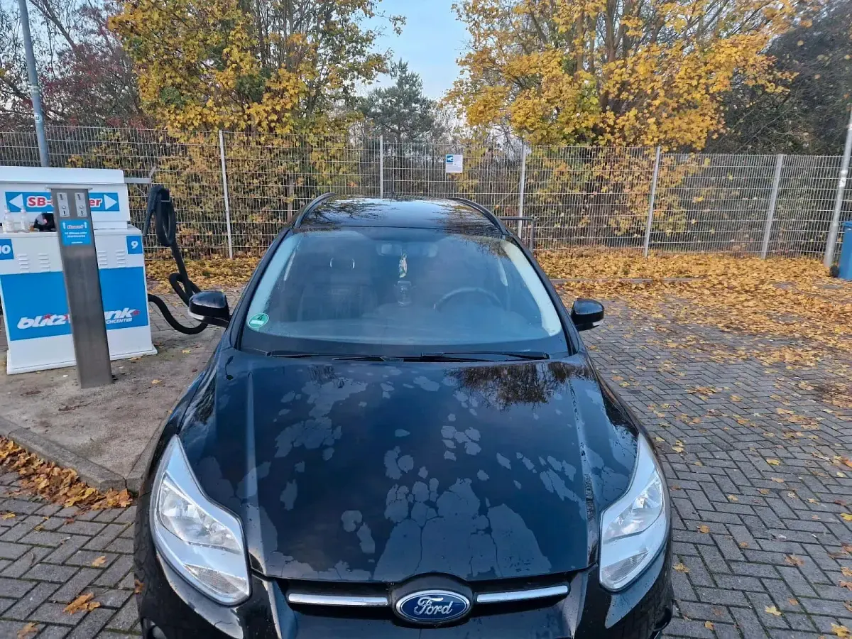 Gebraucht Ford Focus 105 PS (77 kW) 2014 Schwarz Kombi