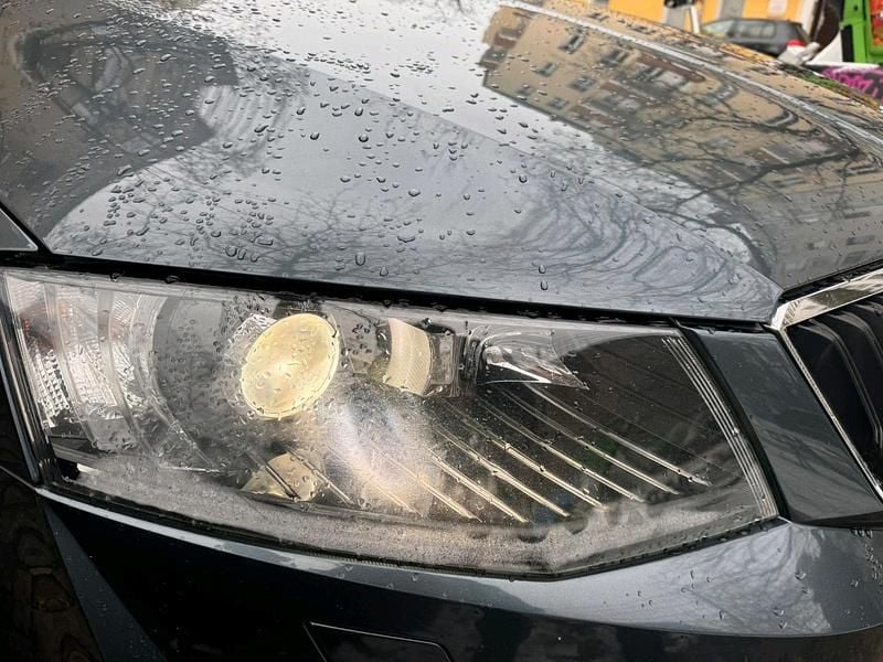 Grau Gebraucht 2015 Skoda Octavia vRS Kombi | 7.500 € (Superpreis) - Bild 1/4