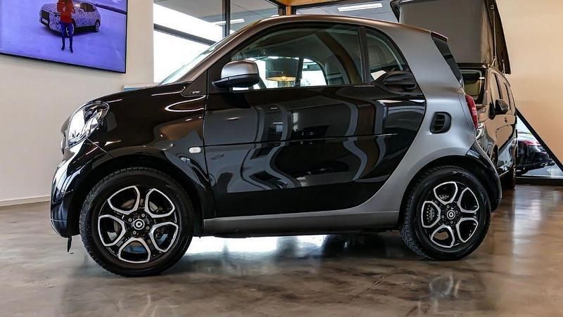 Schwarz Gebraucht 2017 Smart ForTwo Coupé Prime Kleinwagen | 17.390 € (Etwas zu teuer) - Bild 1/4