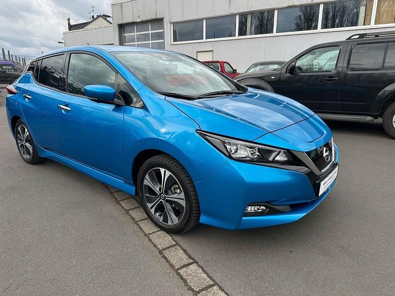 Gebraucht Nissan Leaf N-Connecta 110 kW (150 PS) 2022 Blau Kleinwagen