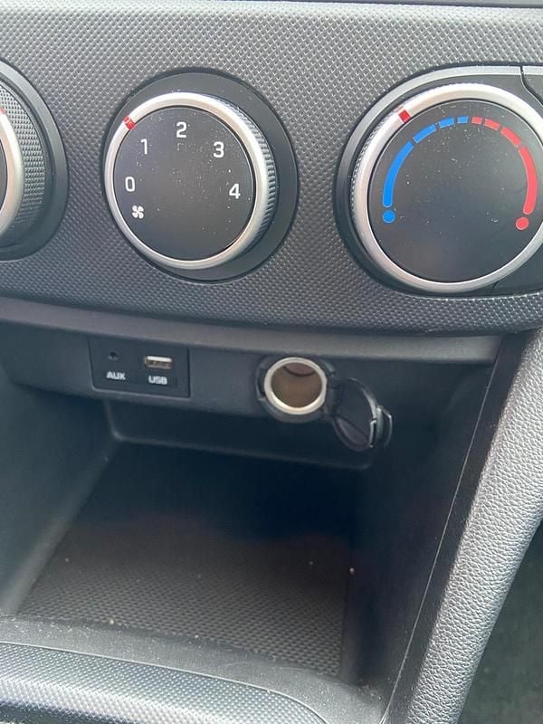 Gebraucht Hyundai i10 67 PS (49 kW) 2017 Blau Kleinwagen