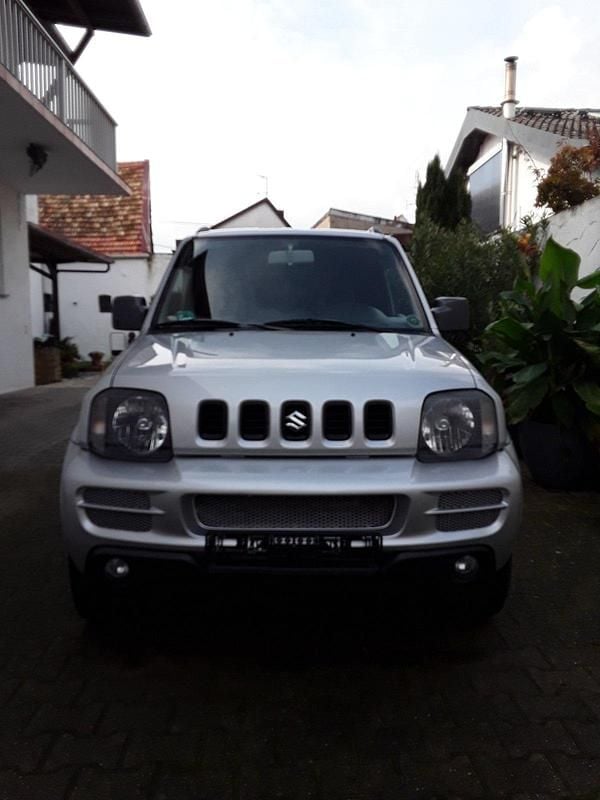 Silber Gebraucht 2009 Suzuki Jimny SUV | 6.950 € (Fairer Preis) - Bild 1/4