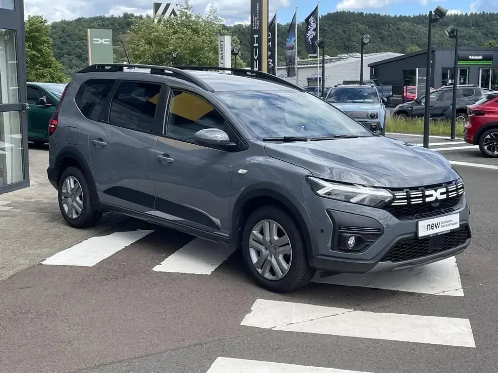 Gebraucht Dacia Jogger Expression 110 PS (80 kW) 2023 Grau Van / Kleinbus