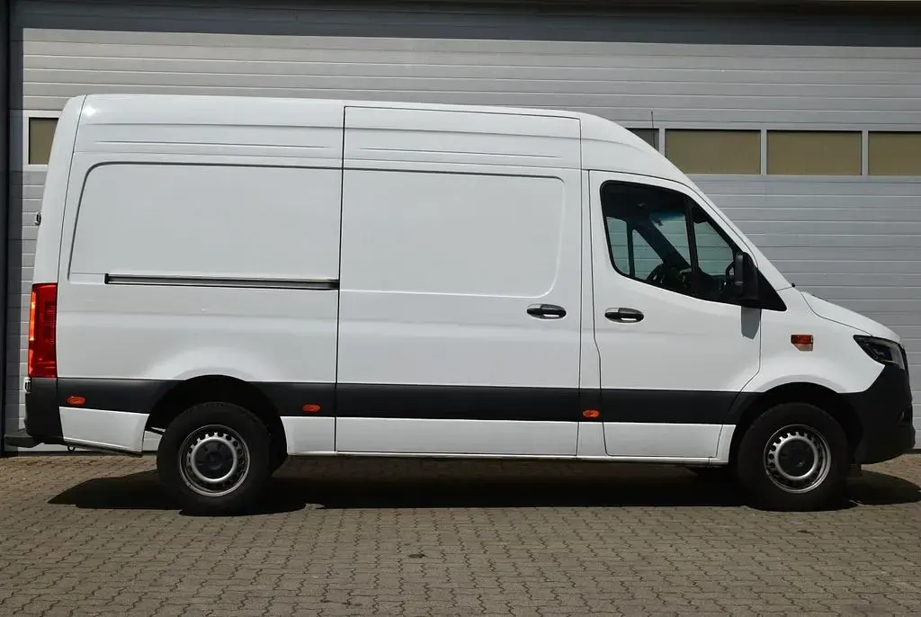Gebraucht Mercedes Sprinter 170 PS (125 kW) 2024 Weiß Van