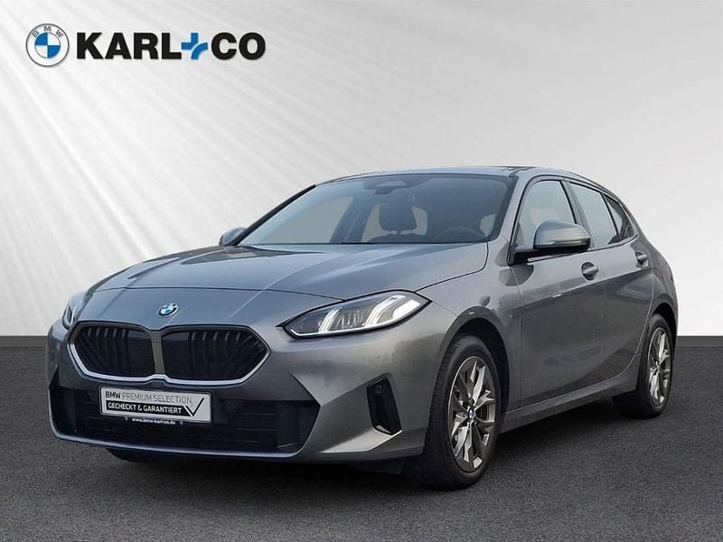 Skyscraper grau metallic Gebraucht 2024 BMW 120 Efficient Dynamics Kleinwagen | 28.580 € (Superpreis) - Bild 1/4