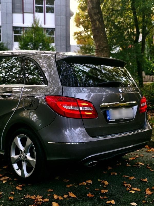 Gebraucht Mercedes B180 110 PS (80 kW) 2012 Van / Kleinbus