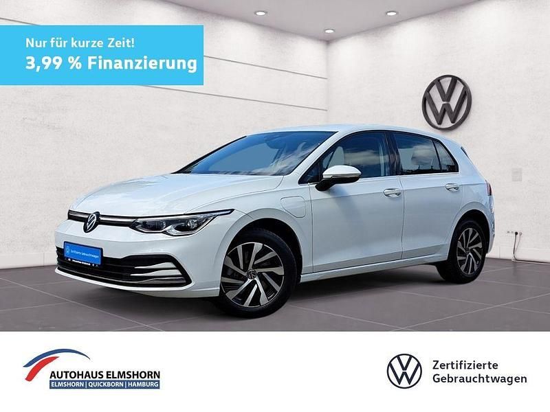 Pure white Gebraucht 2022 VW Golf VIII Style Limousine | 28.940 € (Fairer Preis) - Bild 1/4