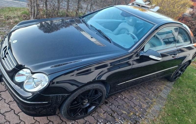 Gebraucht Mercedes CLK320 Avantgarde 218 PS (160 kW) 2002 Schwarz Coupé