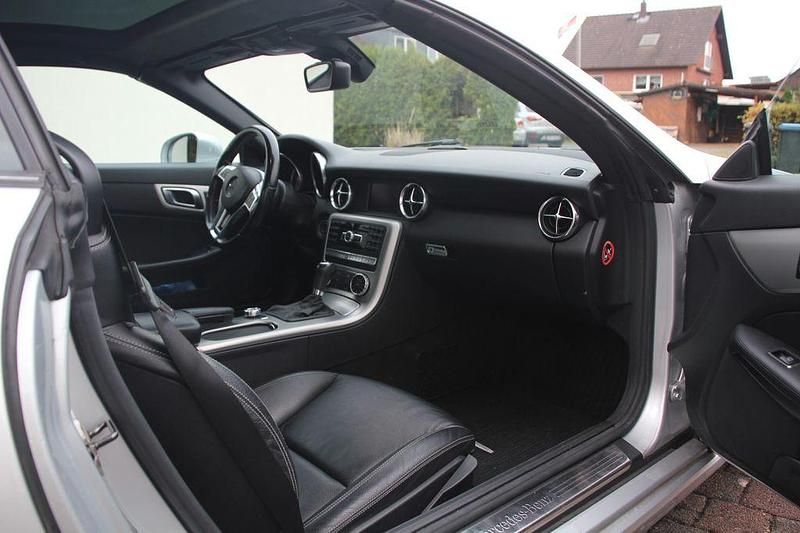 Gebraucht Mercedes SLK200 184 PS (135 kW) 2012 Silber Cabrio