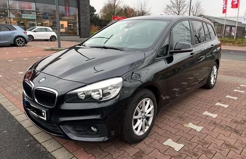 Schwarz Gebraucht 2017 BMW 218 Gran Tourer Advantage Van / Kleinbus | 6.000 € (Teuer) - Bild 1/4