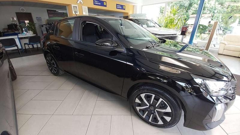 Gebraucht Peugeot e-208 Style 100 kW (136 PS) 2025 Lackierung schwarz perla nera Kleinwagen