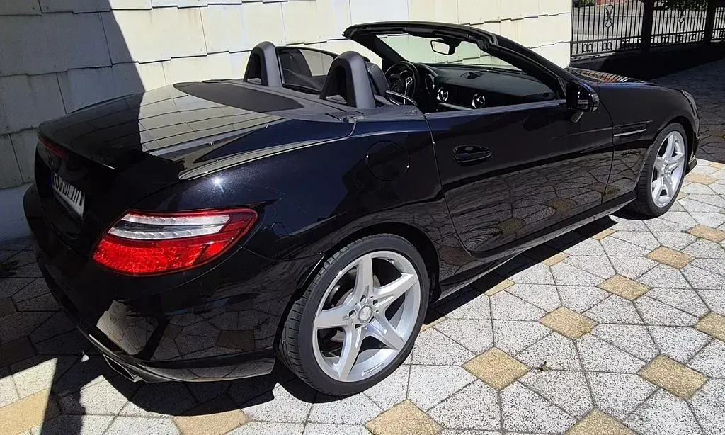 Gebraucht Mercedes SLK200 AMG line 184 PS (135 kW) 2015 Schwarz Cabrio