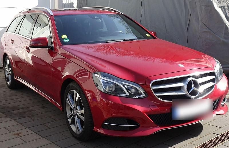 Gebraucht Mercedes E350 Avantgarde 258 PS (189 kW) 2016 Rot Kombi
