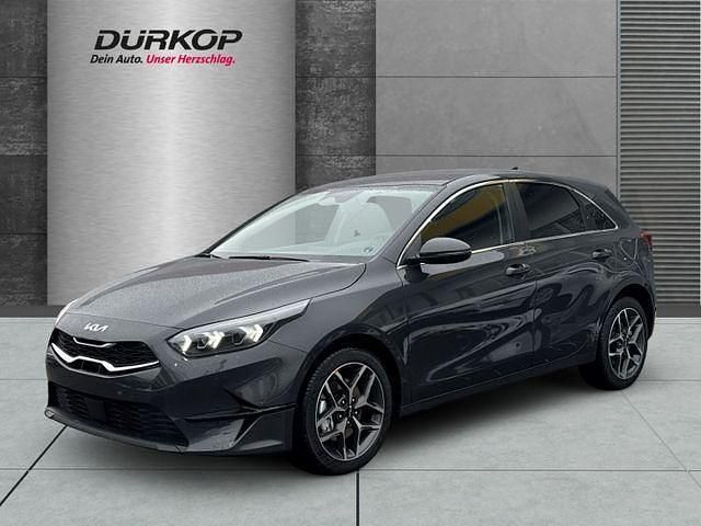 (h8g) dark penta metal m Gebraucht 2025 Kia Ceed 4 Limousine | 27.678 € (Fairer Preis) - Bild 1/4