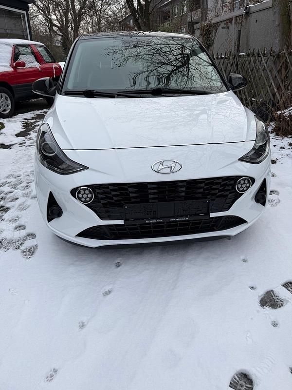 Weiß Gebraucht 2022 Hyundai i10 Kleinwagen | 9.500 € (Superpreis) - Bild 1/4