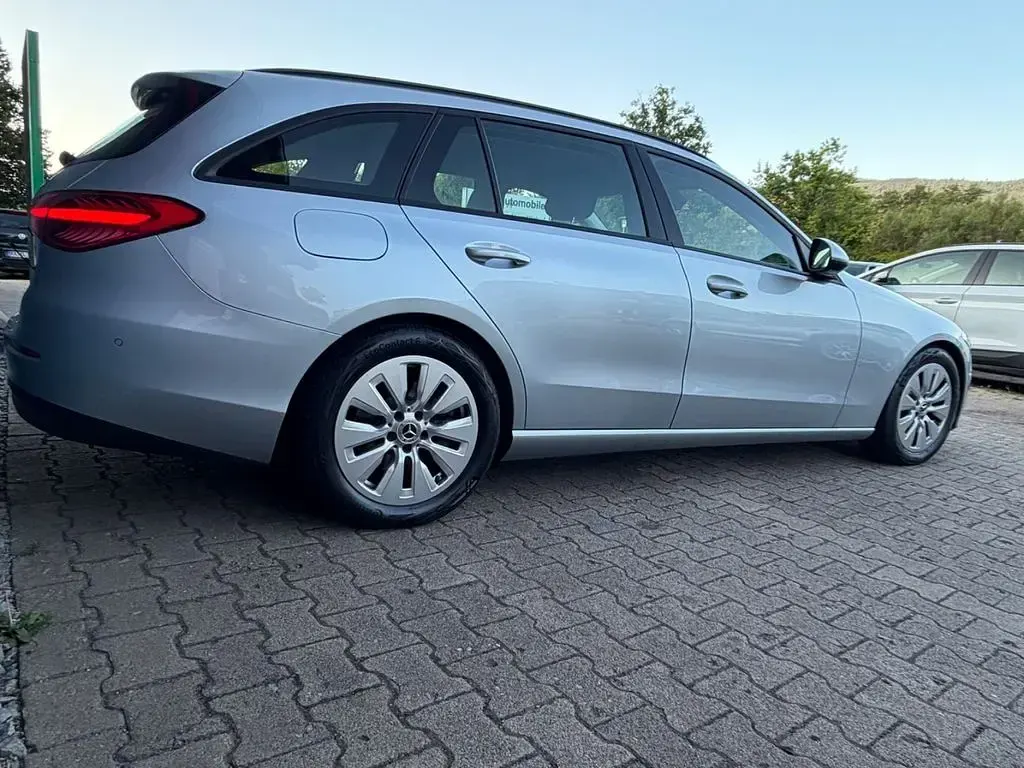 Gebraucht Mercedes C200 163 PS (119 kW) 2023 Silber Limousine