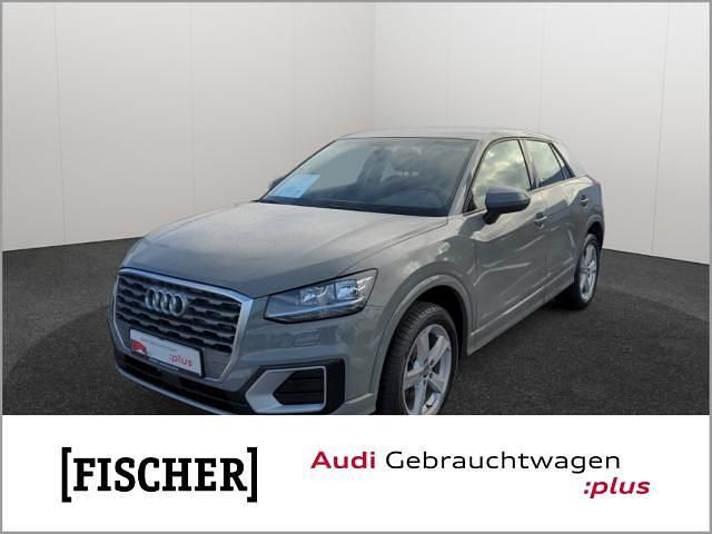 Grau Gebraucht 2020 Audi Q2 Sport SUV | 20.876 € (Fairer Preis) - Bild 1/4