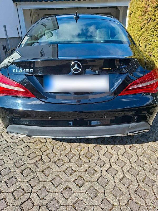 Gebraucht Mercedes CLA180 90 PS (66 kW) 2016 Schwarz Limousine