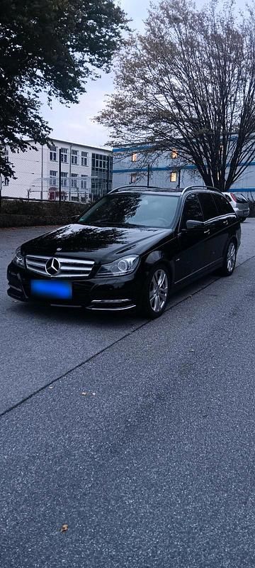 Gebraucht Mercedes C220 170 PS (125 kW) 2013 Schwarz Kombi