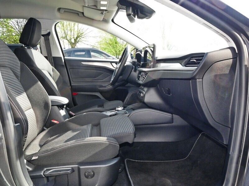 Gebraucht Ford Focus Titanium X 116 PS (85 kW) 2023 Magnetic (grau) Kombi