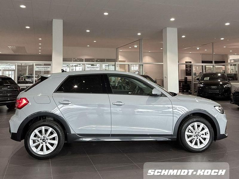 Gebraucht Audi A1 Basis 116 PS (85 kW) 2025 Pfeilgrau perleffekt SUV