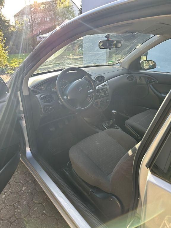 Gebraucht Ford Focus 75 PS (55 kW) 2003 Schwarz Limousine