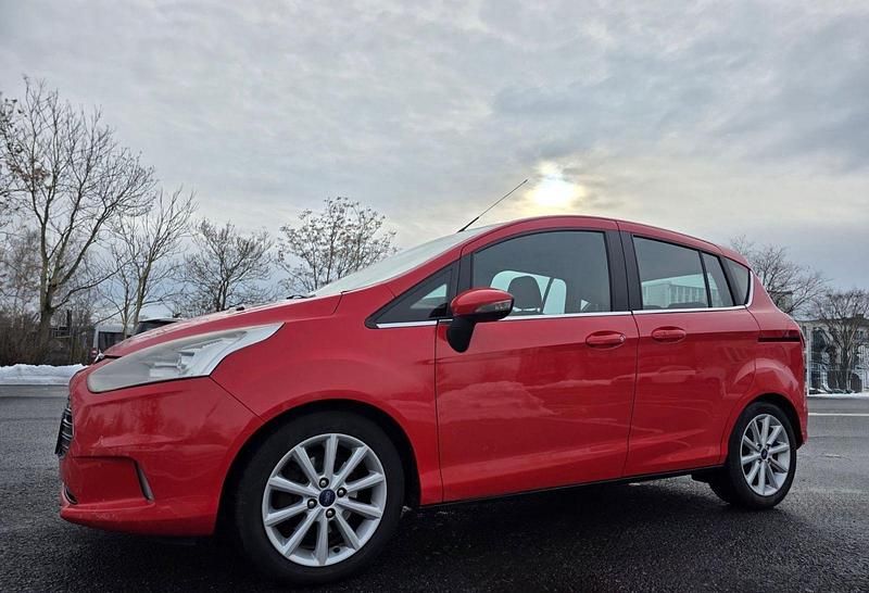 Gebraucht Ford B-MAX Titanium 101 PS (74 kW) 2014 Rot Van / Kleinbus