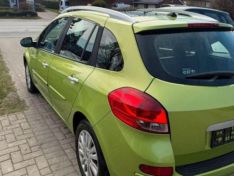 Gebraucht Renault Clio II Dynamique 101 PS (74 kW) 2010 Grün Limousine