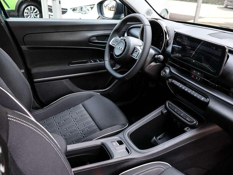 Neu Fiat 600 101 PS (74 kW) 2025 Grün SUV