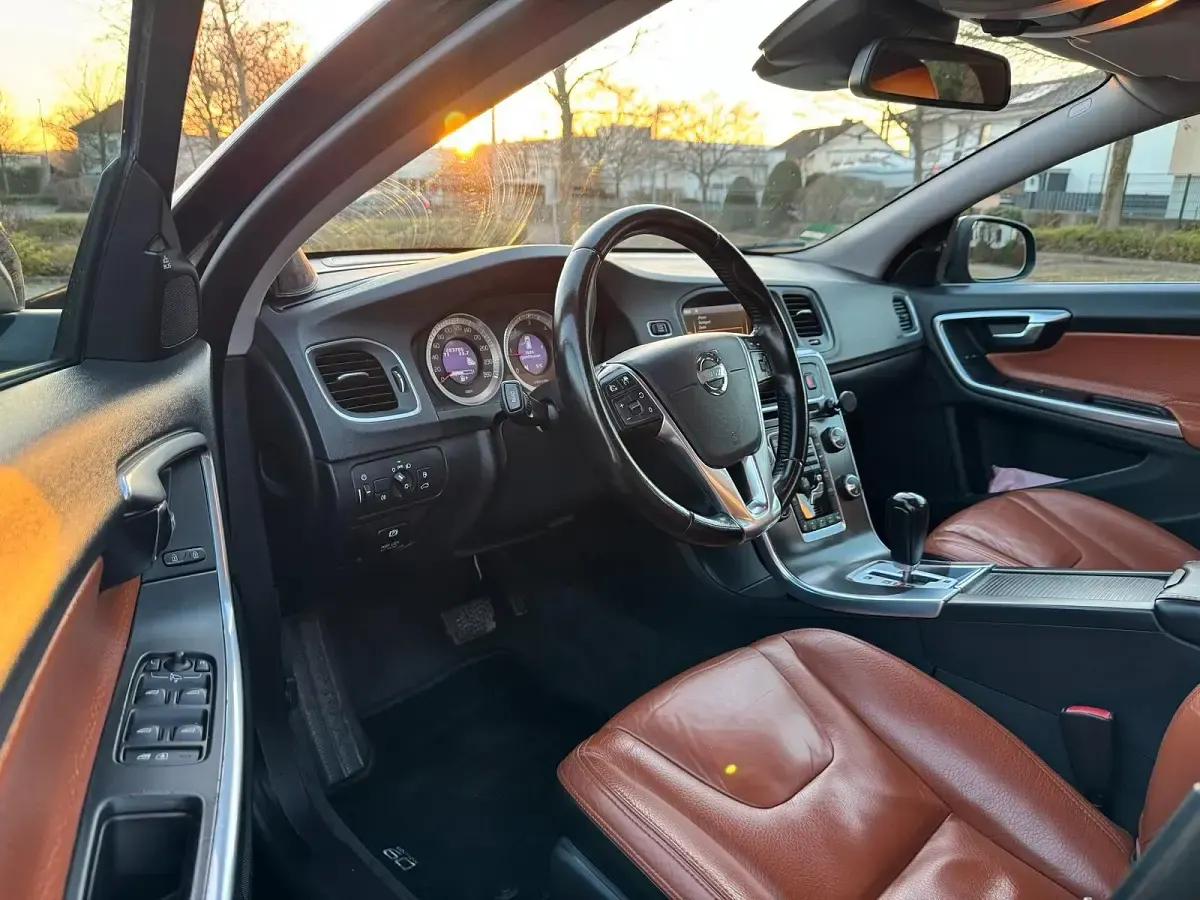 Gebraucht Volvo V60 215 PS (158 kW) 2012 Kombi
