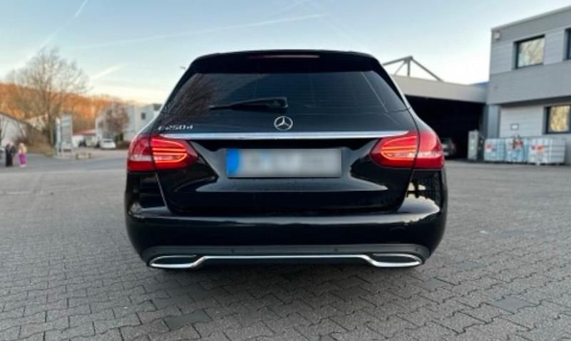 Gebraucht Mercedes C250 204 PS (150 kW) 2015 Schwarz Kombi