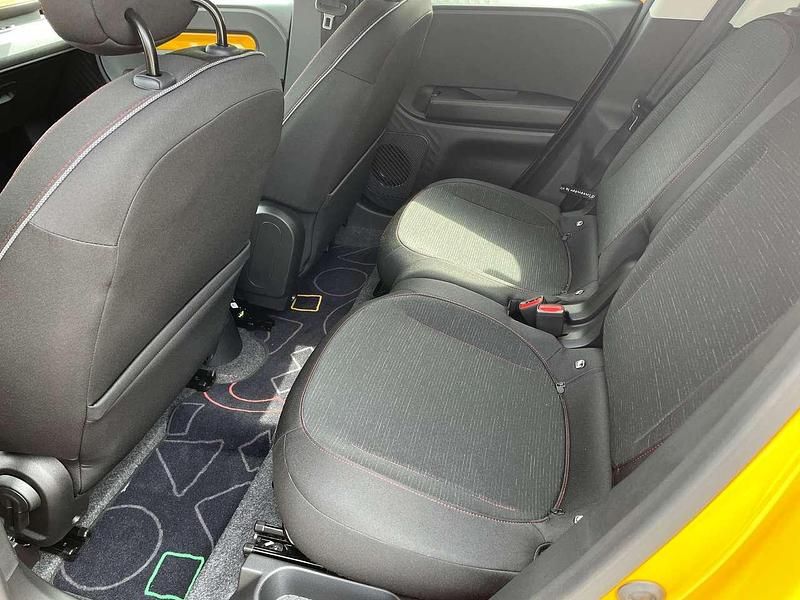 Neu Renault Twingo Urban 60 kW (82 PS) 2026 Mangogelb Kleinwagen
