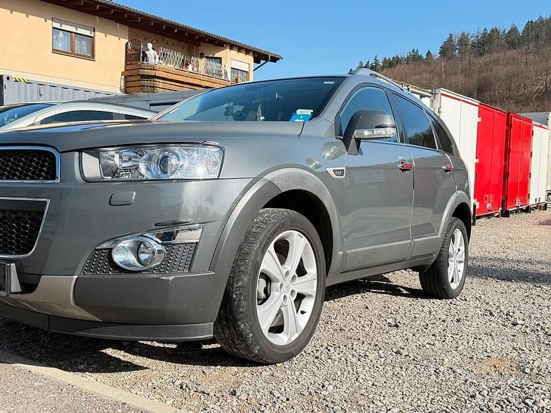 Gebraucht Chevrolet Captiva 183 PS (134 kW) 2011 Grau SUV