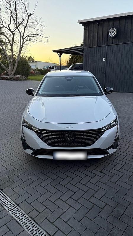 Gebraucht Peugeot 308 Allure 131 PS (96 kW) 2024 Weiß Kombi