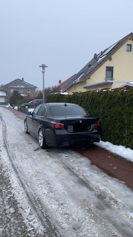 Gebraucht BMW 523 M Sport 177 PS (130 kW) 2006 Schwarz Limousine