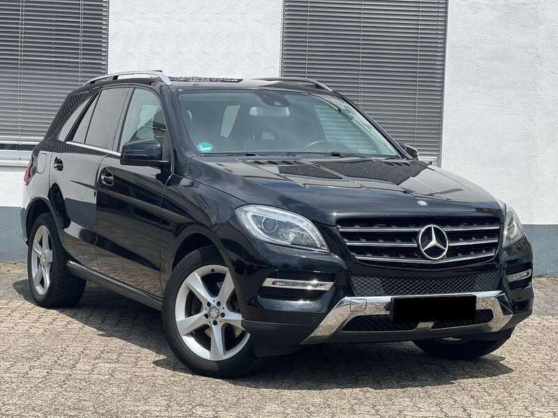 Schwarz Gebraucht 2013 Mercedes ML250 SUV | 19.900 € (Fairer Preis) - Bild 1/2
