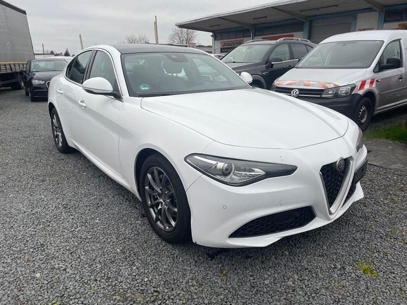 Gebraucht Alfa Romeo Giulia Business 201 PS (147 kW) 2018 Weiß Limousine