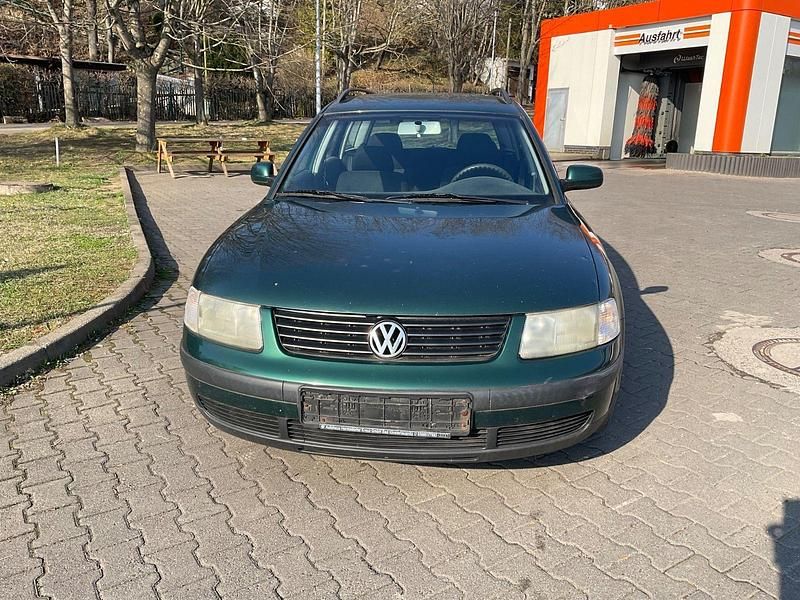 Gebraucht VW Passat 116 PS (85 kW) 1999 Grün Kombi