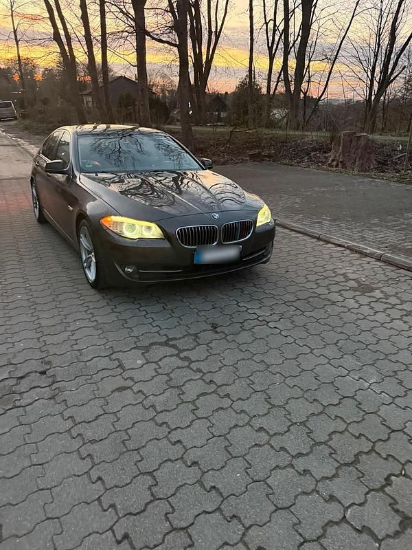 Gebraucht BMW 525 300 PS (220 kW) 2010 Braun Limousine
