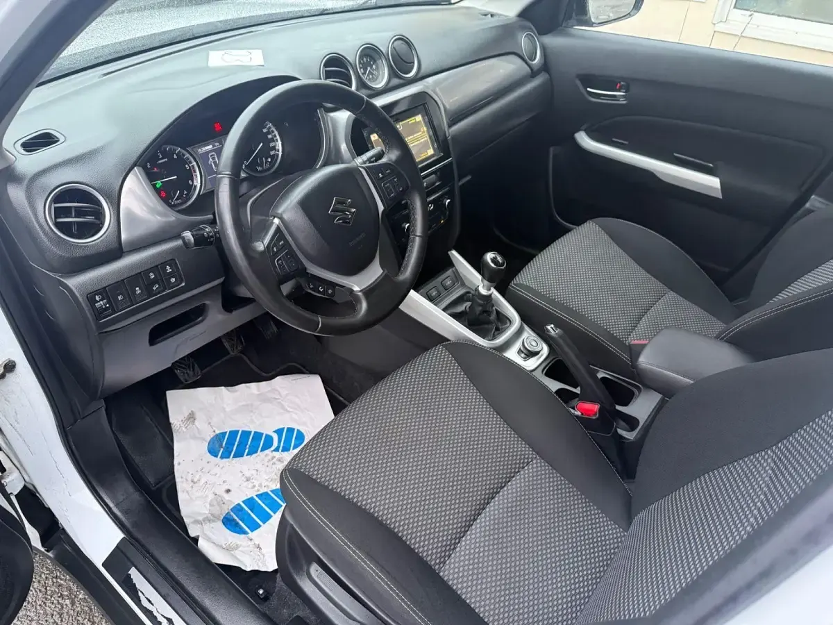 Gebraucht Suzuki Vitara Comfort 120 PS (88 kW) 2015 Weiß SUV