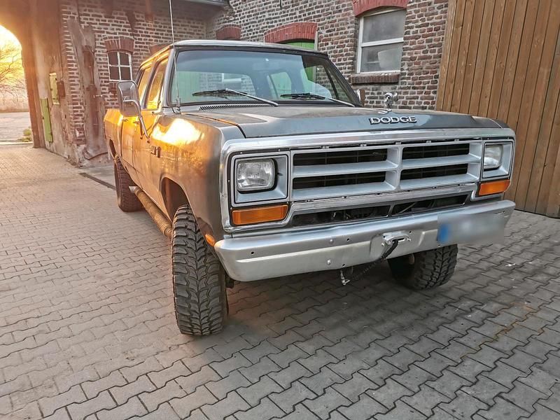 Gebraucht Dodge Ram 150 PS (110 kW) 1986 Grau Pickup