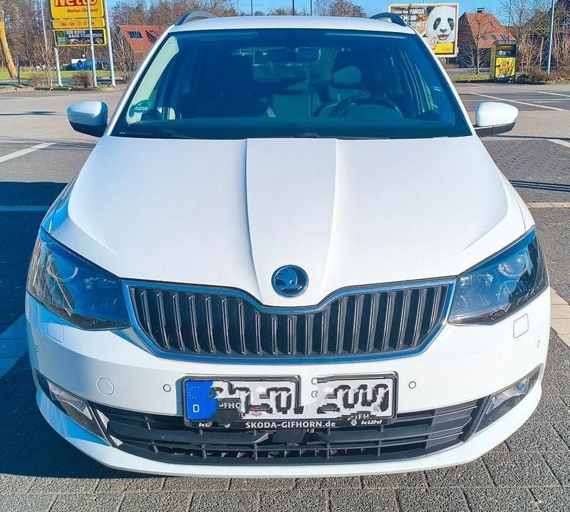 Gebraucht Skoda Fabia Joy 75 PS (55 kW) 2016 Weiß Limousine