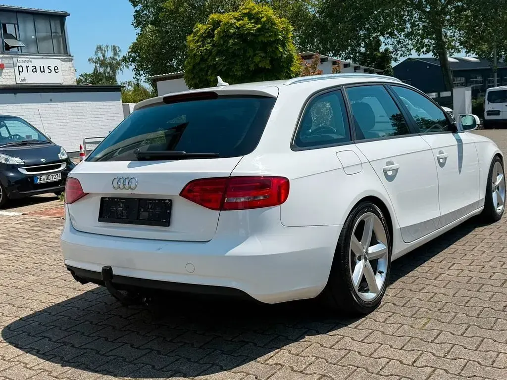 Gebraucht Audi A4 Attraction 150 PS (110 kW) 2014 Weiß Kombi
