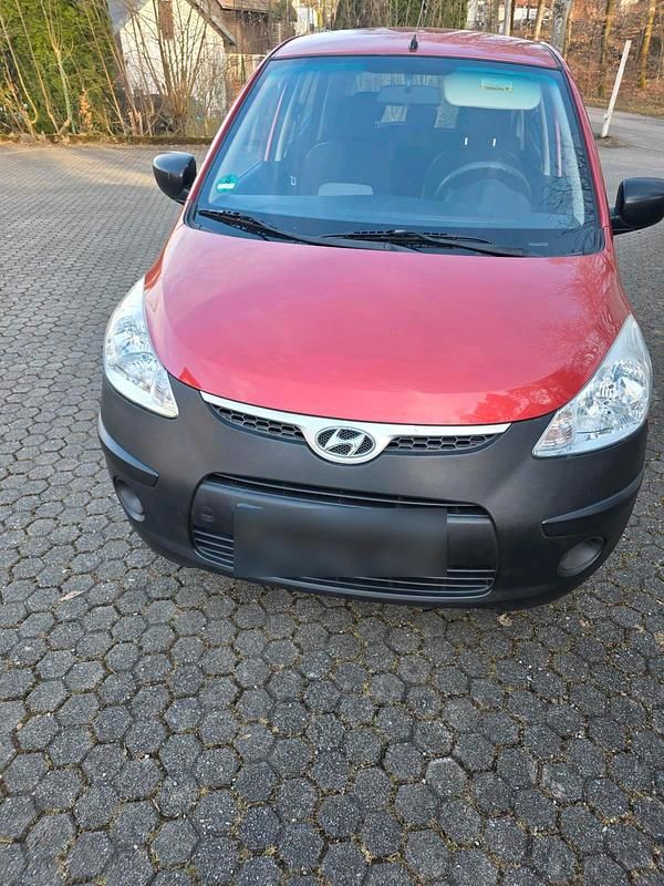 Gebraucht Hyundai i10 70 PS (51 kW) 2010 Rot Kleinwagen