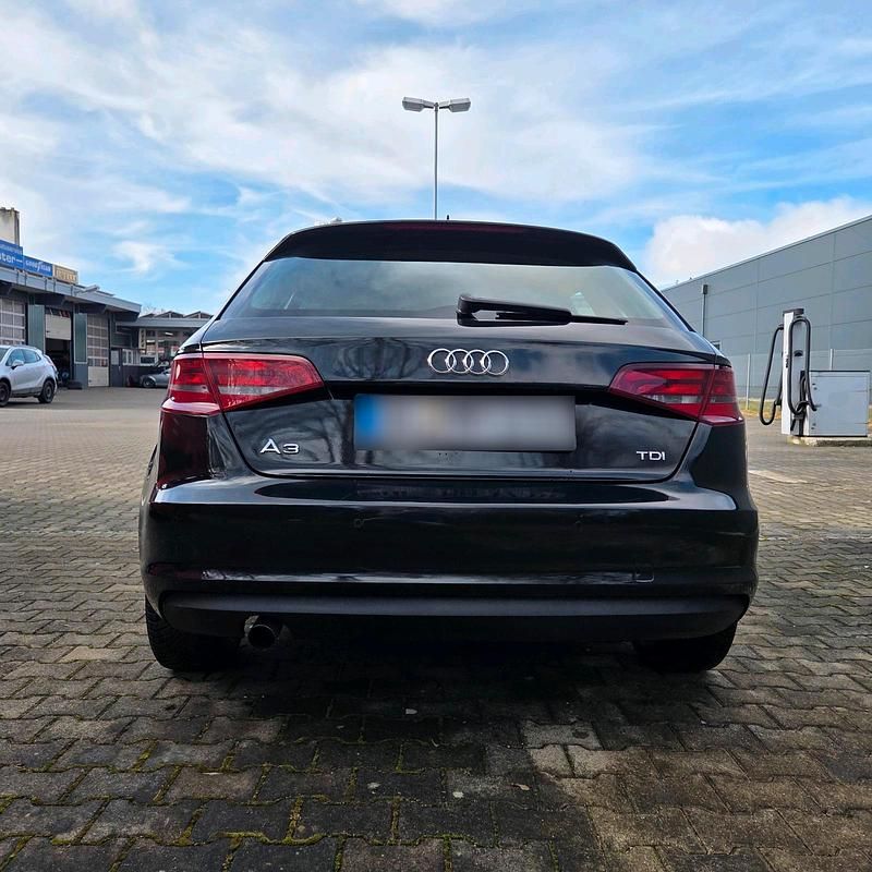 Gebraucht Audi A3 110 PS (80 kW) 2015 Schwarz Kleinwagen