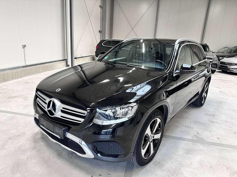 Schwarz Gebraucht 2019 Mercedes GLC250 SUV | 28.299 € (Fairer Preis) - Bild 1/4