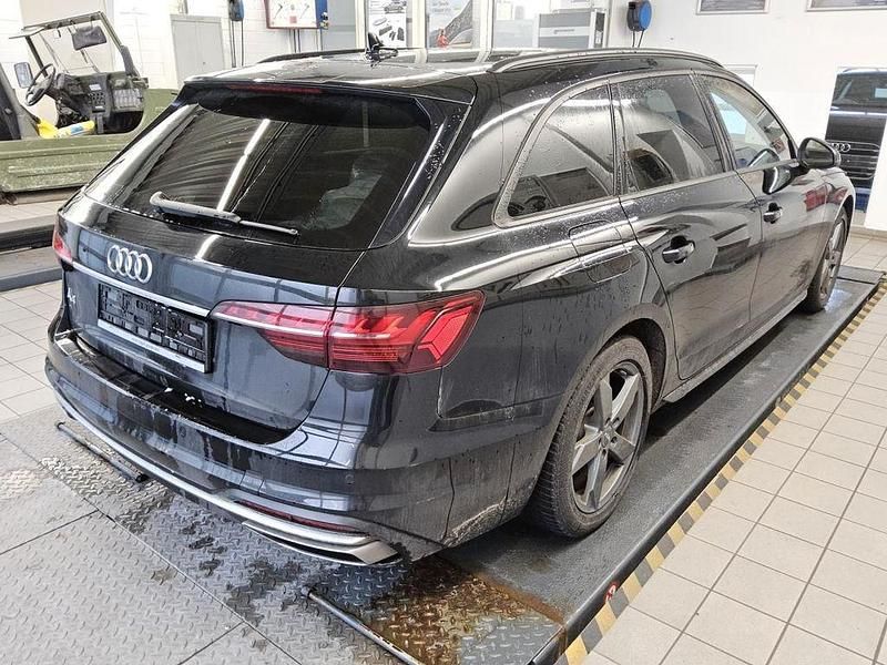 Gebraucht Audi A4 S-Line 204 PS (150 kW) 2023 Mythosschwarz Kombi