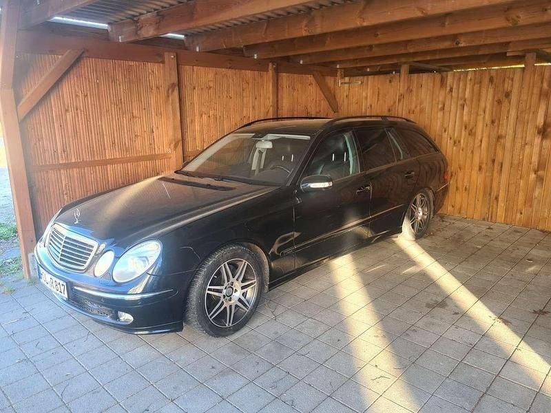 Gebraucht Mercedes E280 Avantgarde 177 PS (130 kW) 2004 Kombi